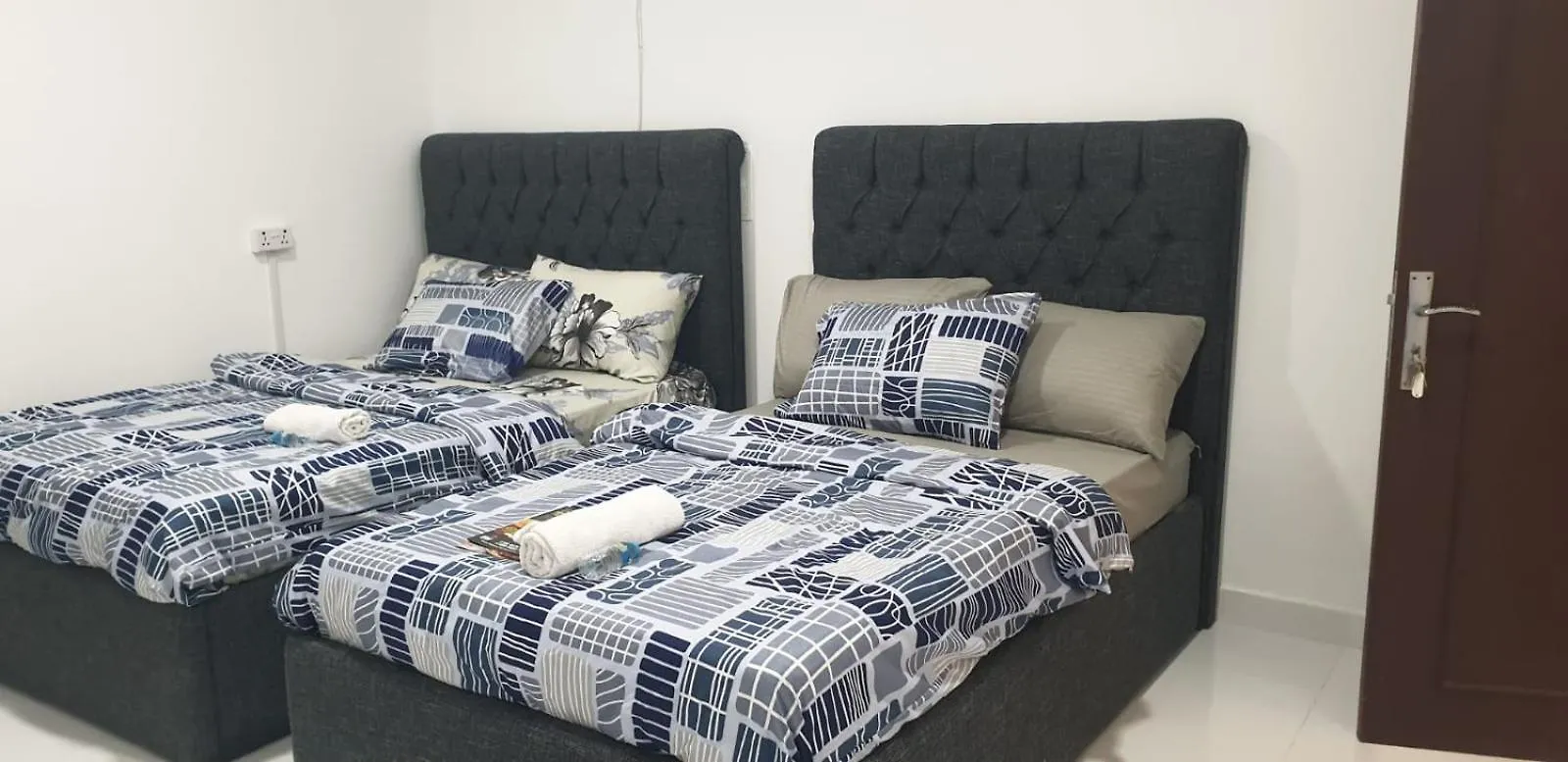 Motel Private Couples Rooms Attached Bathroom & Free Private Parking Hourly Rates Available Abu Dzabi Egyesült Arab Emírségek