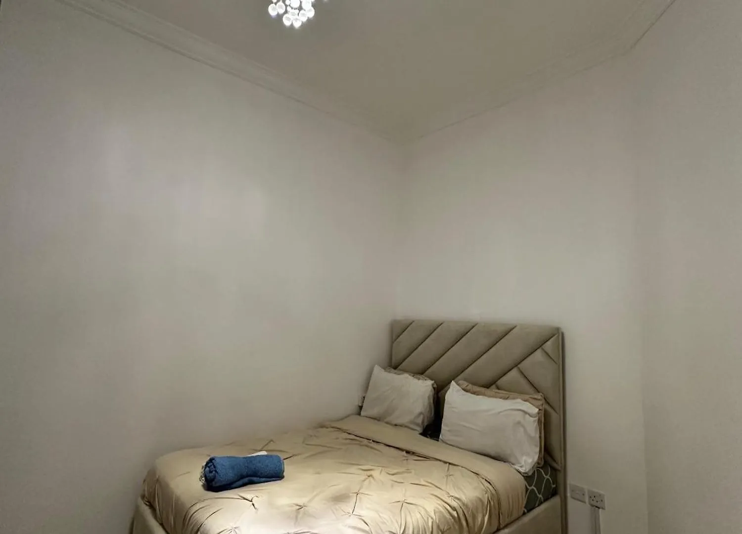 Love hotel Motel Private Couples Rooms Attached Bathroom & Free Private Parking Hourly Rates Available Abu Dzabi
