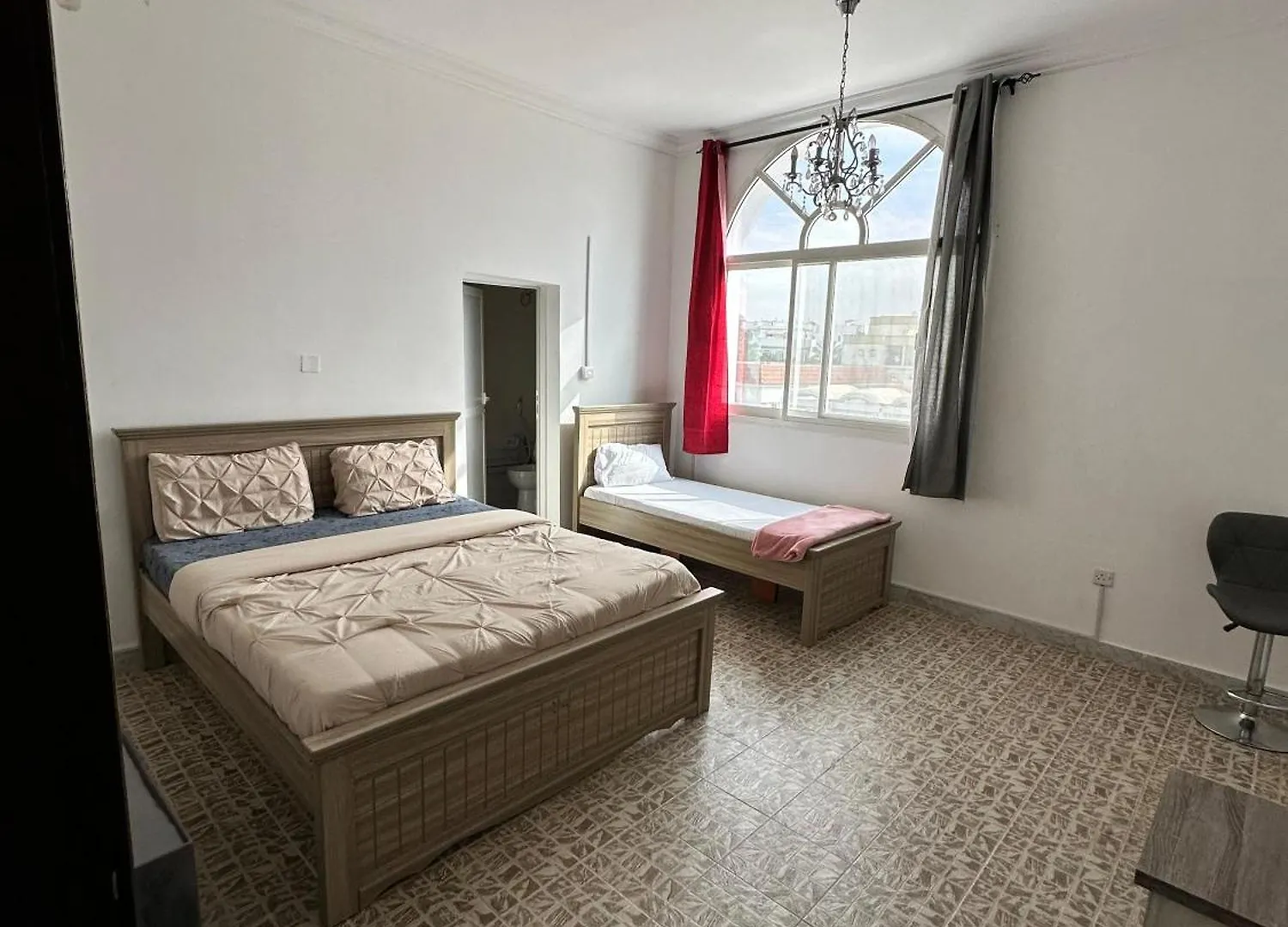 Hodinový hotel Motel Private Couples Rooms Attached Bathroom & Free Private Parking Hourly Rates Available Abú Dhabí